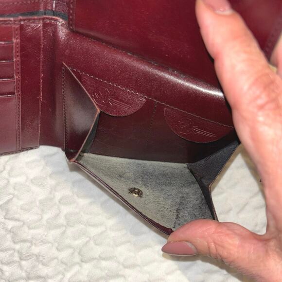 Agnier Burgundy Bifold Leather Wallet - Picture 6 of 6